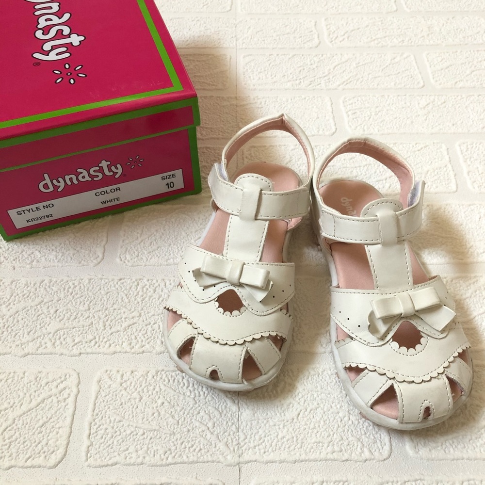 Dynasty Bow Sandals